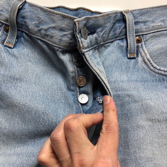 Levi’s 501 Cutoff Shorts Raw Hem Distressed Sz 32 - Picture 4 of 6